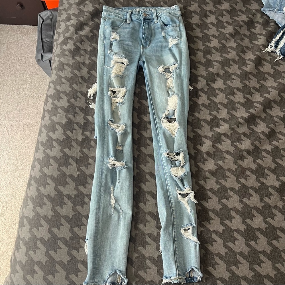 American Eagle Super High Rise Distressed Jeans